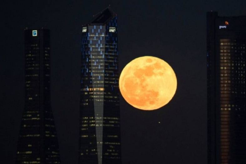 Malaysia Mungkin Menyaksikan Fenomena Supermoon